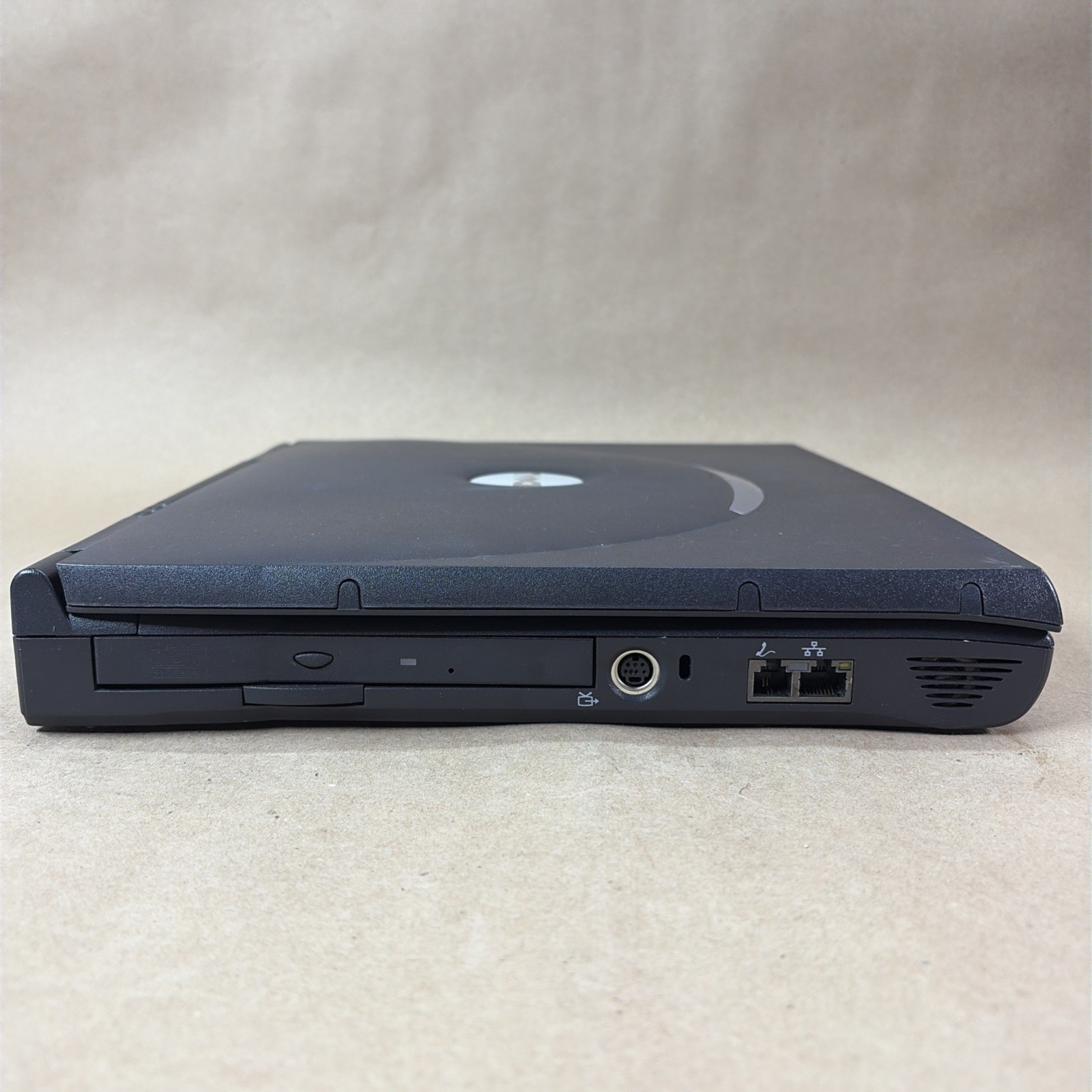 FOR PARTS Dell Inspiron 8200 PP01X Intel Pentium 4 Laptop UNTESTED