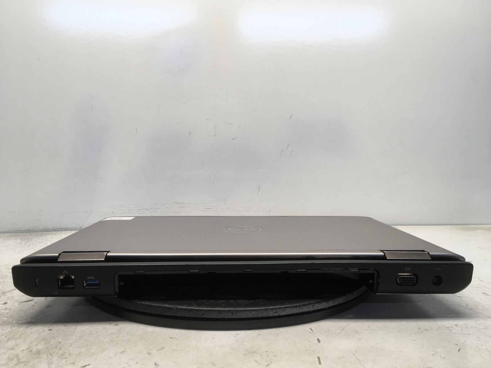 Dell Vostro 3555 AMD A6-3400M 1400MHz 4 GB NO HDD No Batt