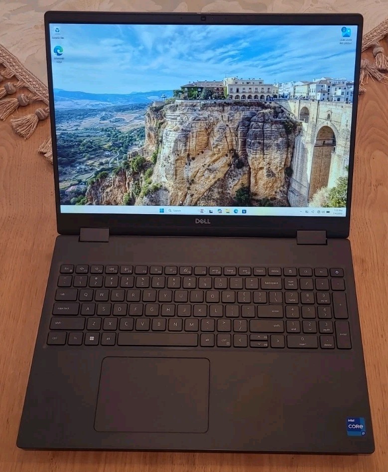 Dell Precision 7670 16” i7-12850HX 2.1GHz 32GB RAM 715GB RTX A3000 12GB GPU