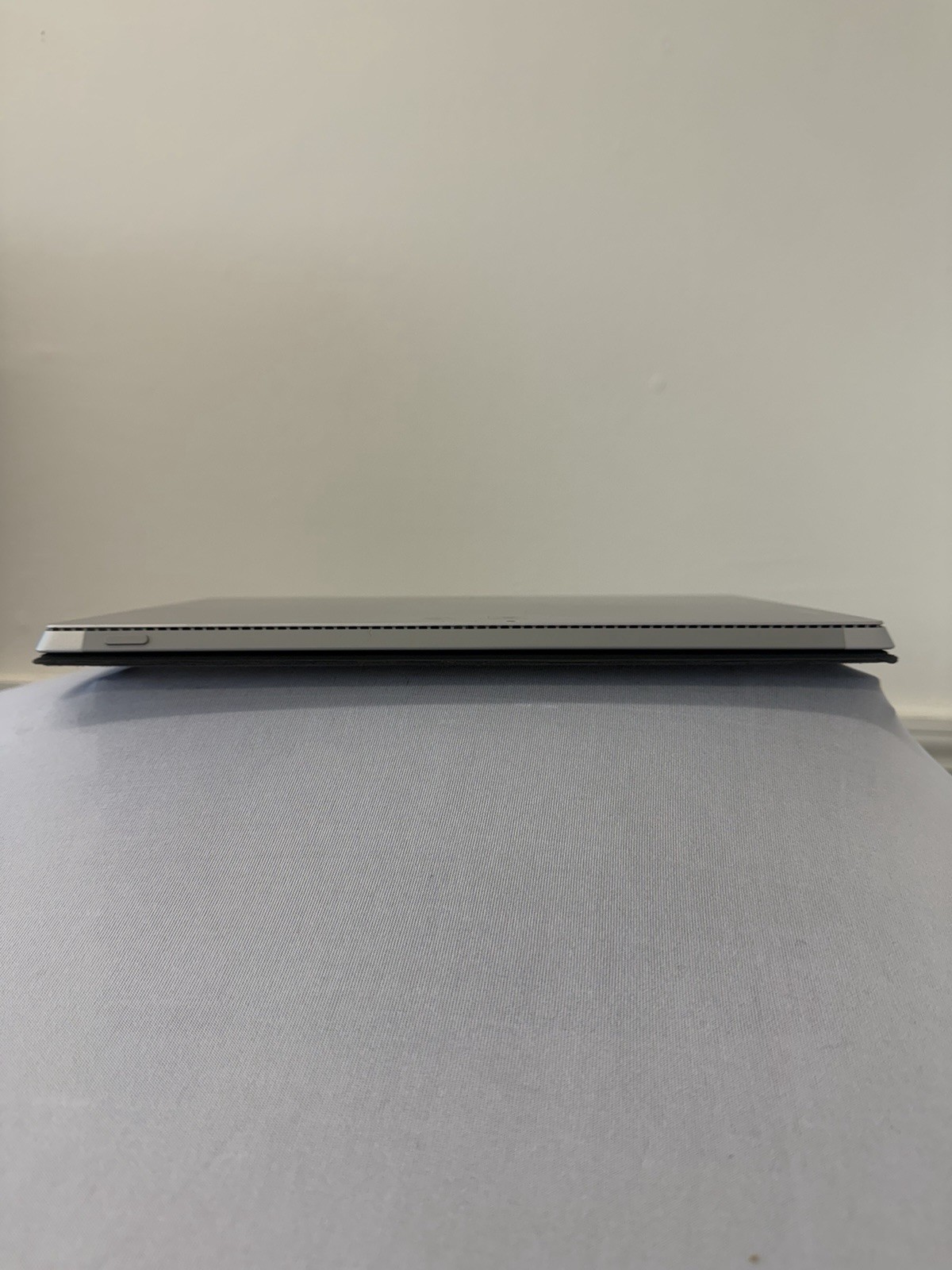 Microsoft Surface 2631 Laptop – Good Screen – Intel i5-4300U – Read Des