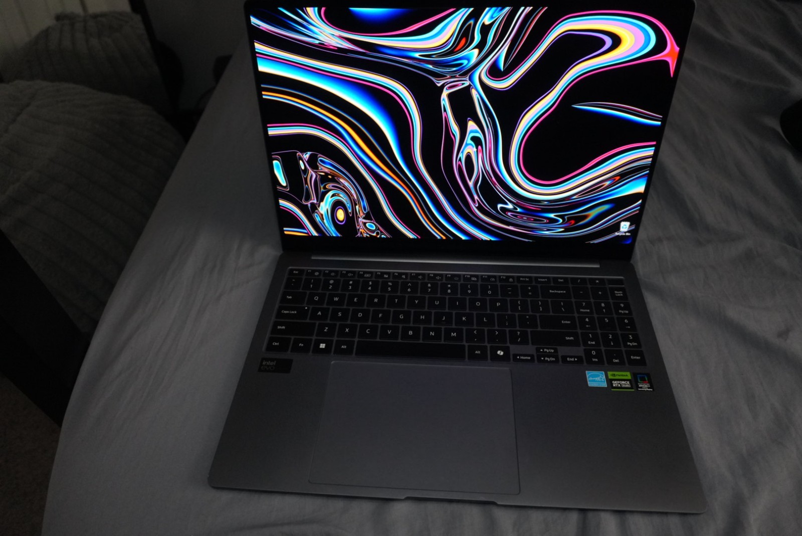 Samsung Galaxy Book4 Ultra Windows 11, 16GB (RAM) + 1TB (SSD), NVIDIA RTX 4050