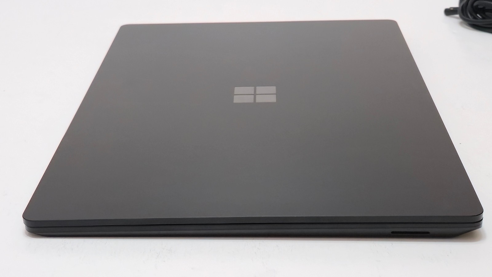 Surface Laptop 5 15″ (1979) Core i7-1265U , 16 GB RAM, 512GB SSD Touchscreen