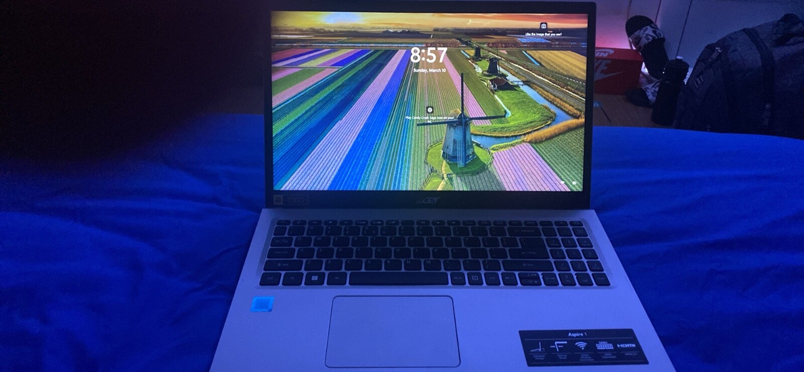 laptop gaming acer silver idk the specs perfect condition good for fortnight