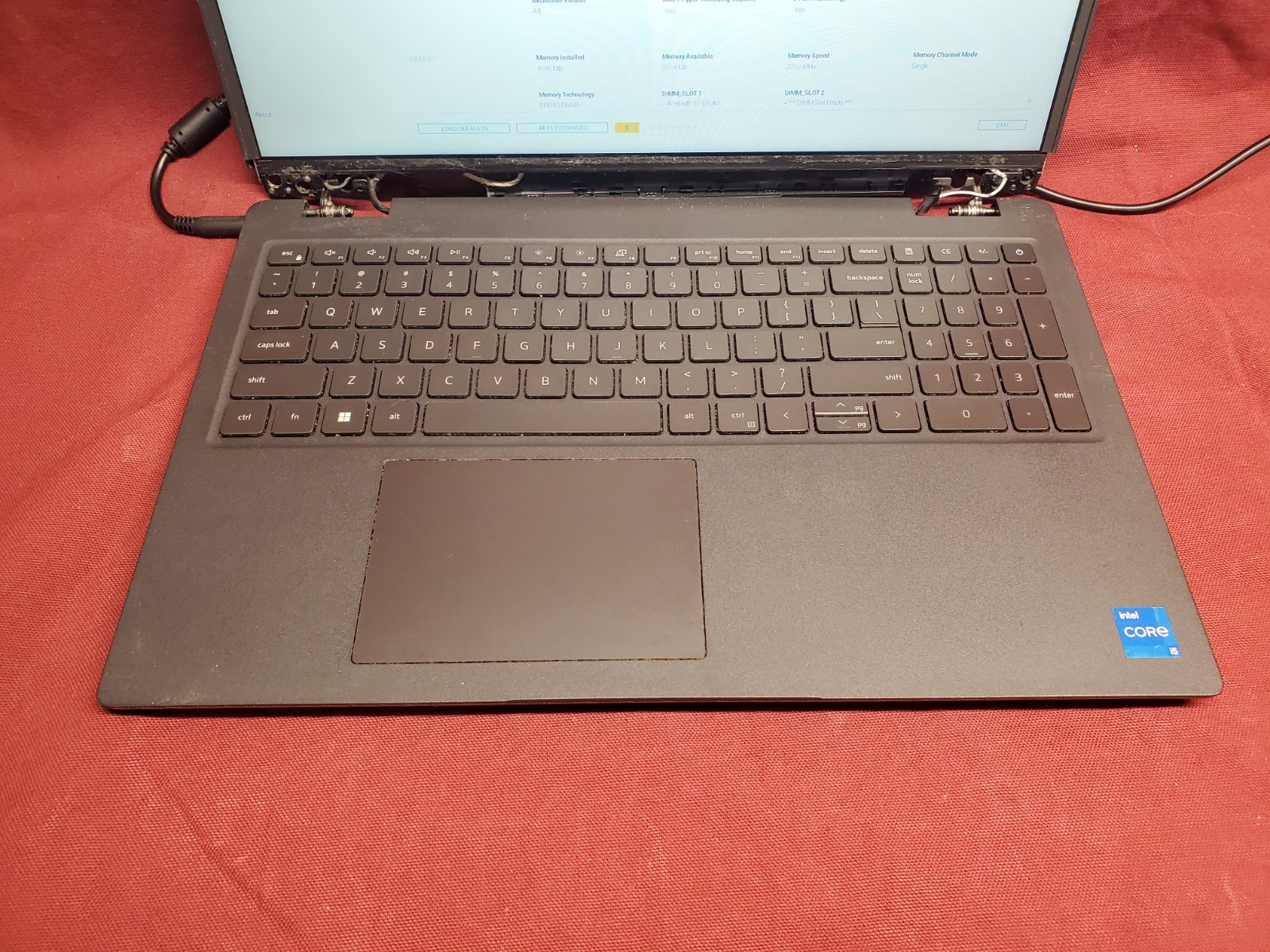 Dell Latitude 3520 i5 1135G7 2.40GHz/ 4GB/ NO SSD *Parts* #2844