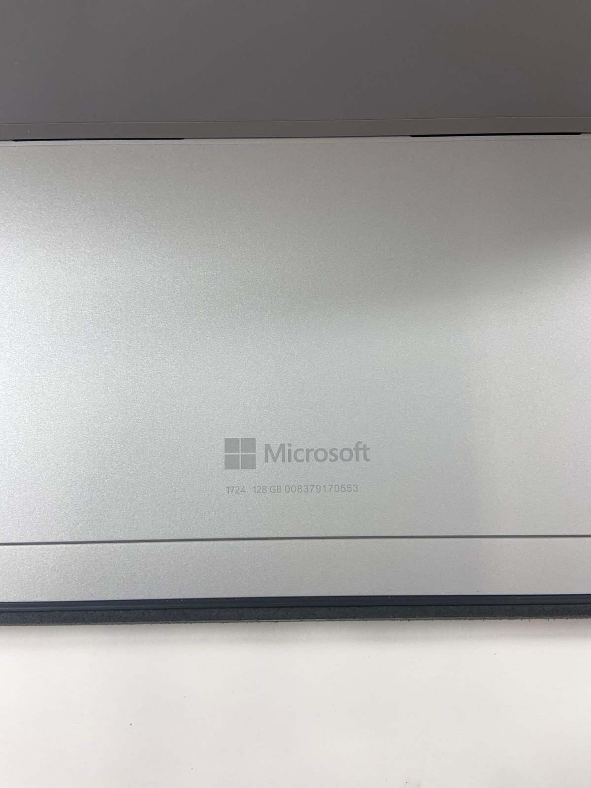 Microsoft Surface Pro 8 1724 13″ m3-6Y30 1.5GHz 4GB RAM 256GB SSD