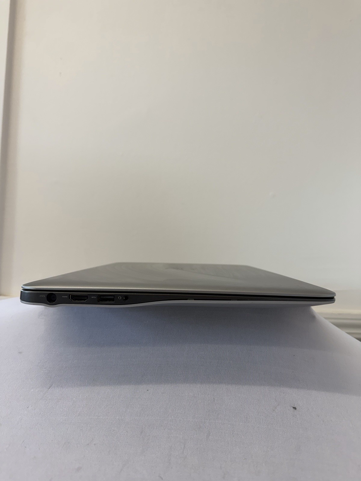Dell Inspiron 15-7547 Laptop – Good Screen – Intel i7-4510U – RAM 8 GB -Read Des