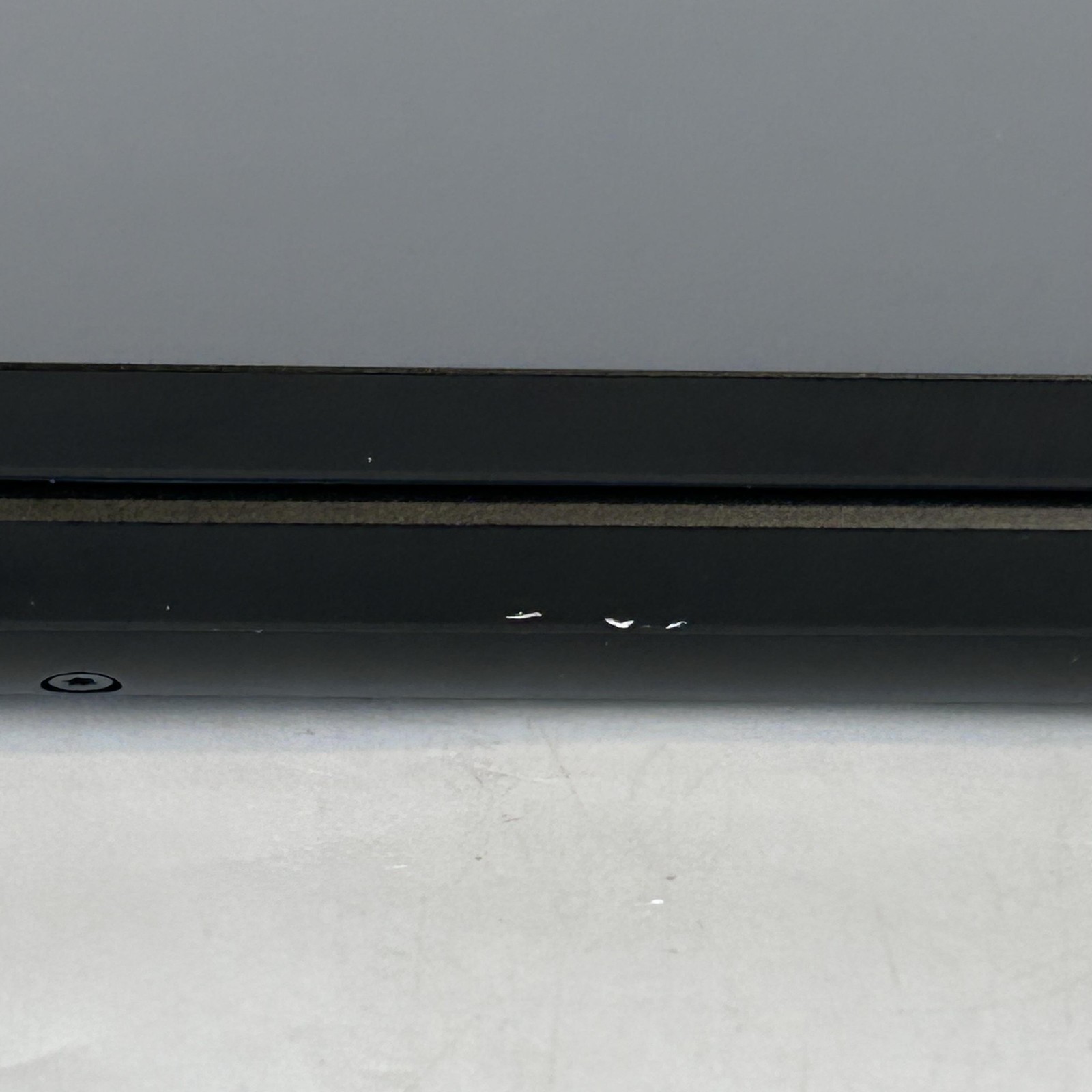 Razer Blade 16 120Hz UHD+ 2.2 GHz i9-13950HX 32GB 1TB/1TB RTX 4090 Very Good