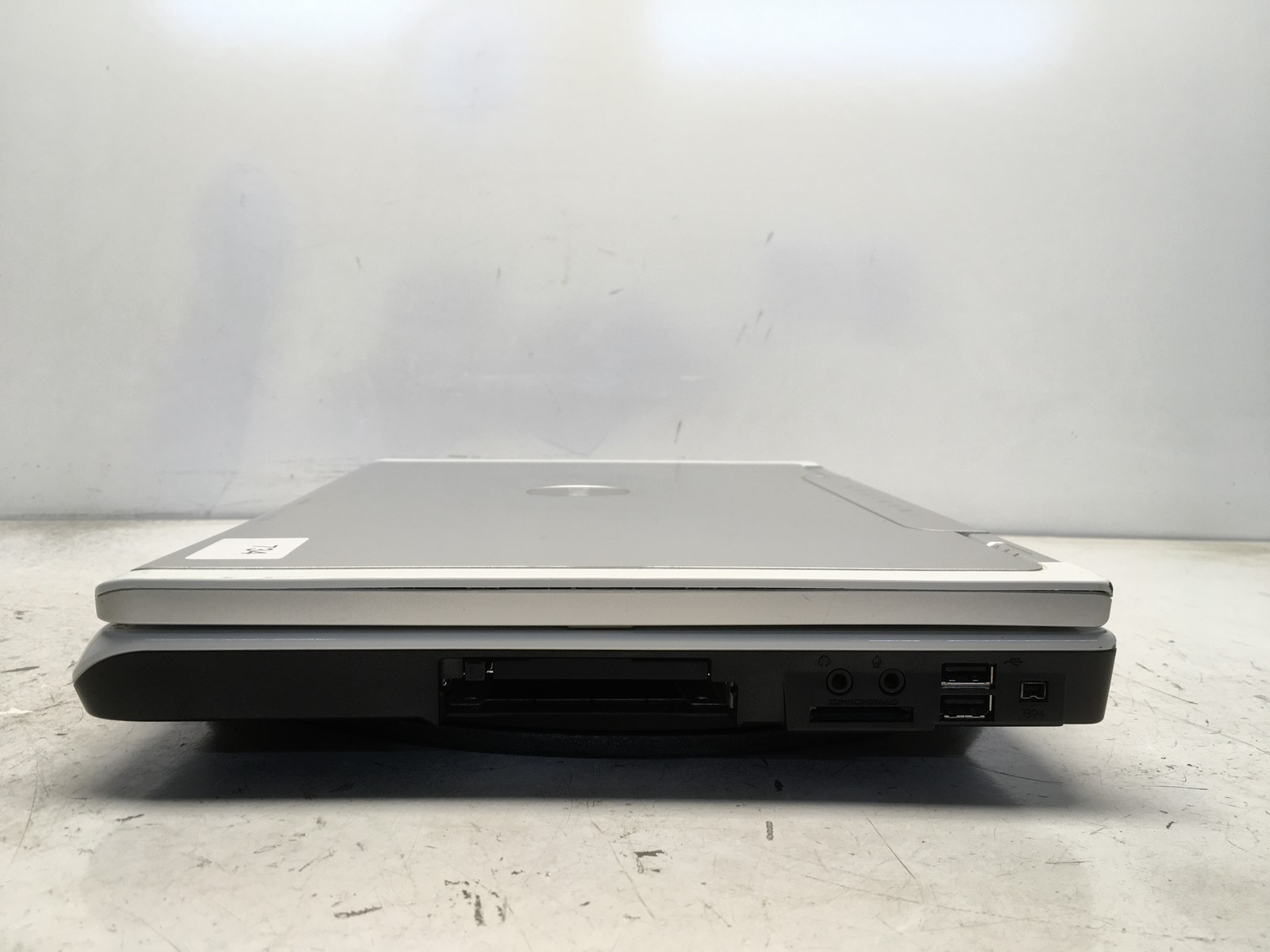 Dell Inspiron 6400 MM061 Intel Core Duo 06E8 1.66GHz 2 GB NO HDD No Batt