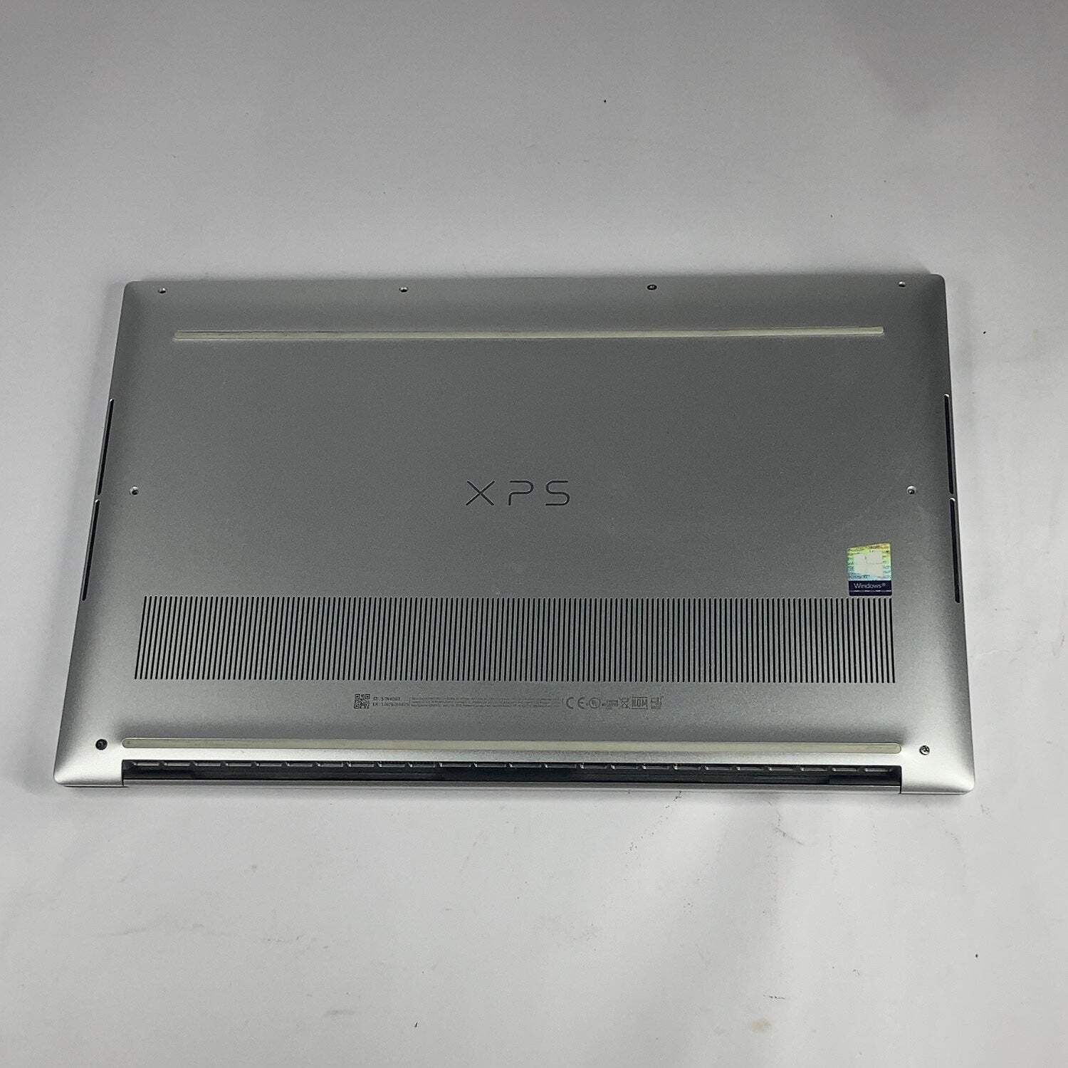Dell XPS 9500 15.6″ i7-10875H 2.3GHz 16GB RAM 512GB SSD 1650Ti GPU WIN 11