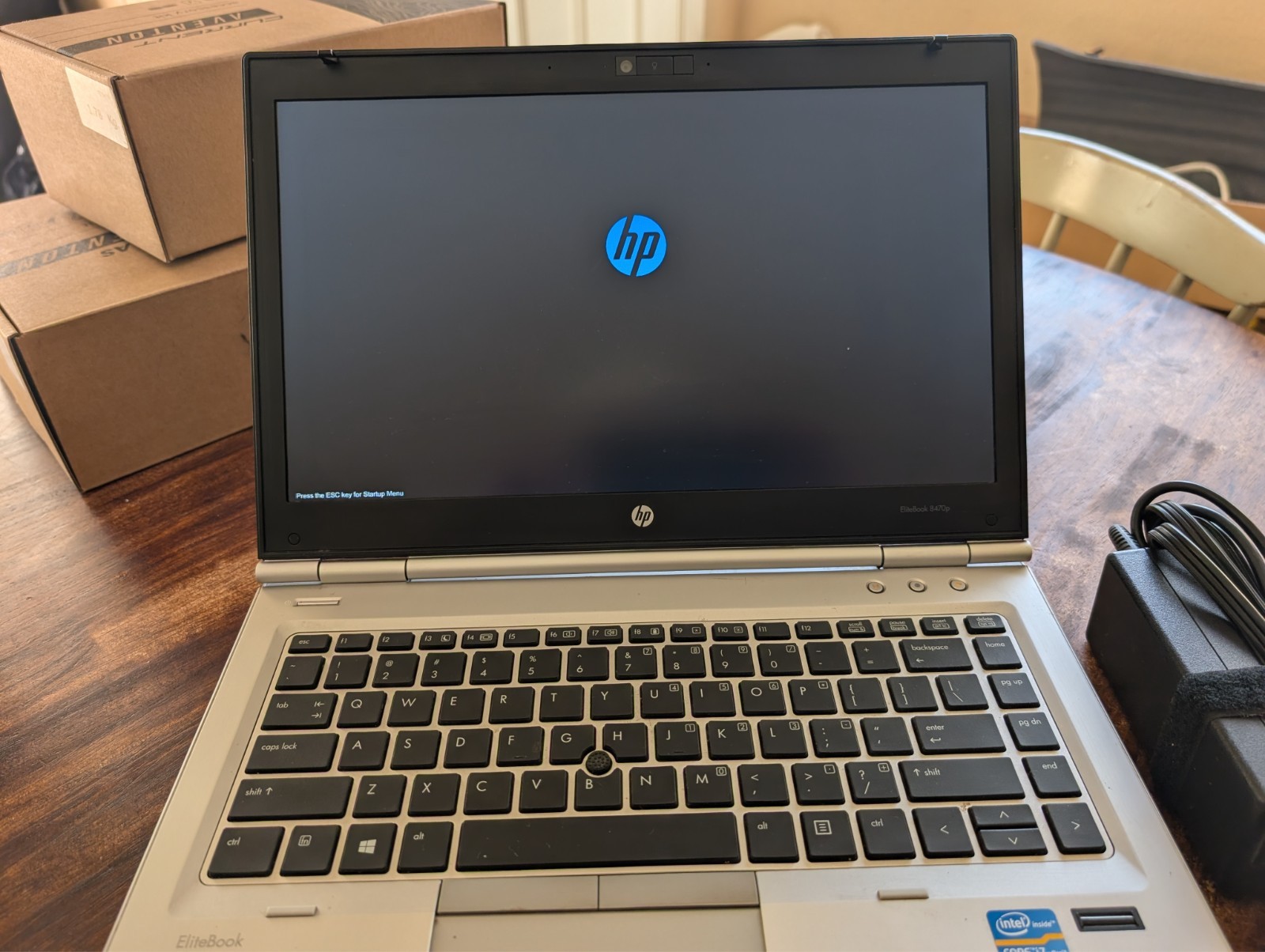 HP EliteBook 8470p i7 8GB 240GB SSD Radeon Win10 Laptop Bundle Dock 2 Batteries