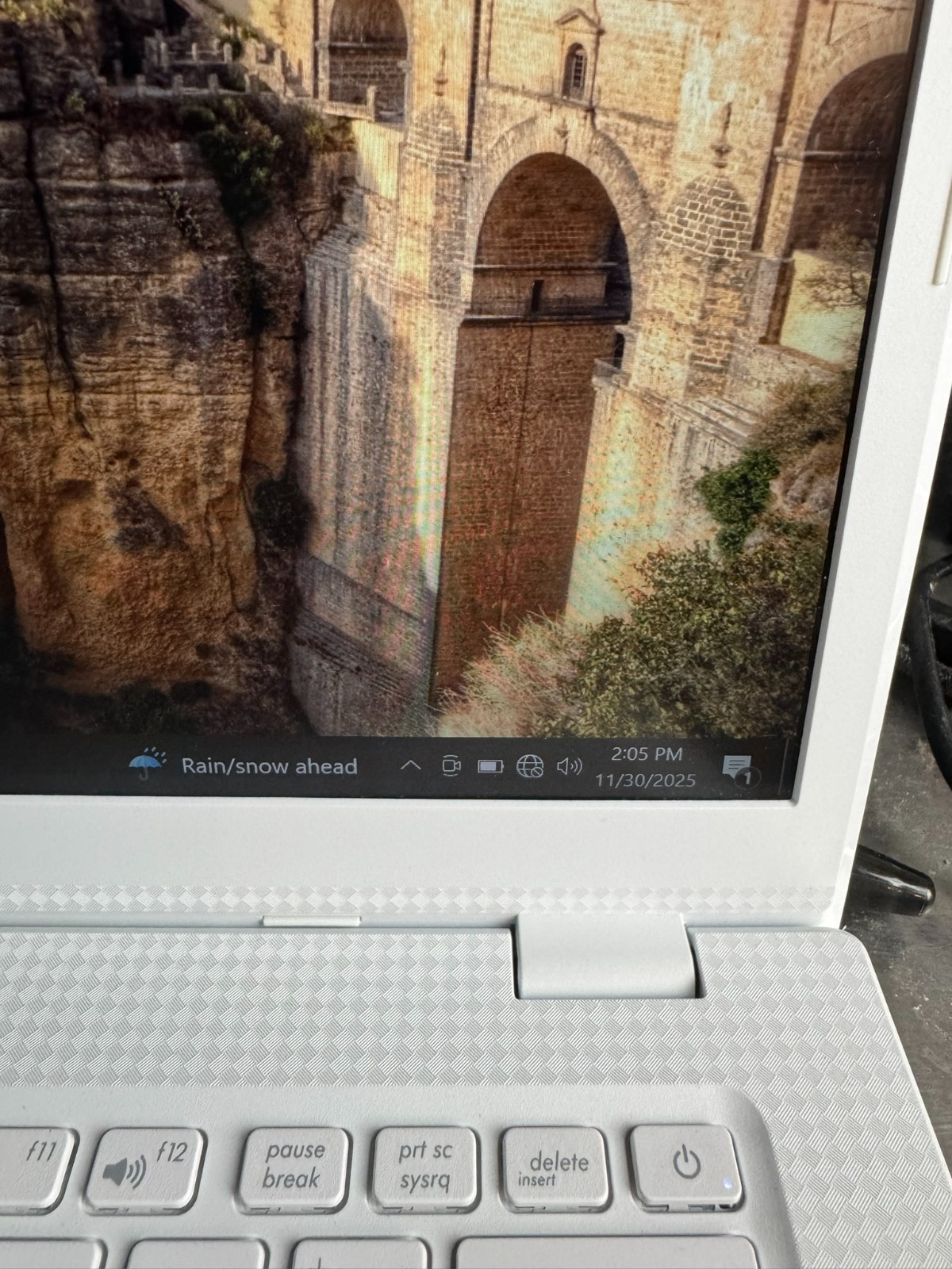 ASUS ImagineBook MJ401TA 14″ m3-8100Y 4GB 128GB SSD Windows 10 Pro Laptop