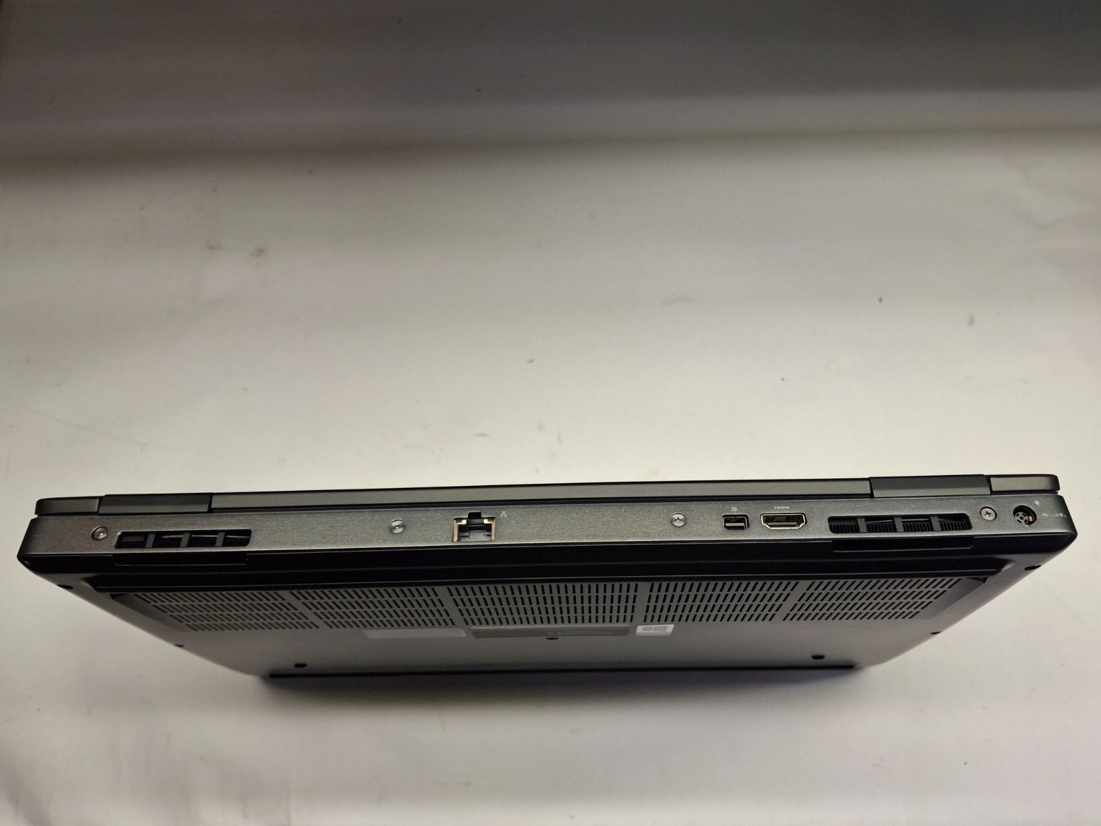 Dell Precision 7530 i7 8850H 256GB SSD 16GB 15.6″ FHD Quadro P1000 Win11P