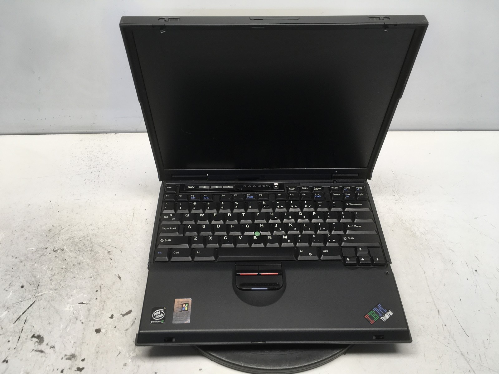 IBM ThinkPad T23 Intel Mobile Pentium III-M 1GHz NO RAM/HDD/BAT – FOR PARTS