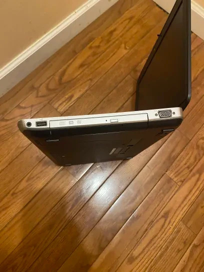 (SELL AS IS) Dell Latitude E5430 laptop 4 gb ram 500 gb hard drive