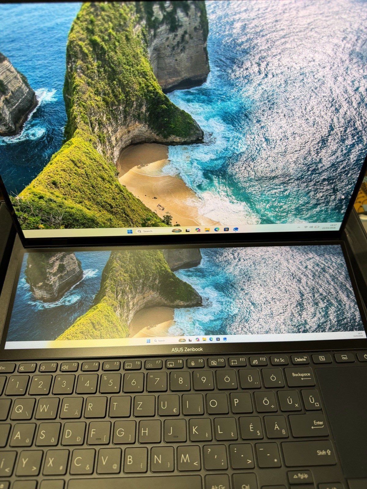 ASUS Zenbook UX8402ZE i9 32GB RAM 1TB NVMe RTX 3050(4GB) Dual OLED Touch Screen