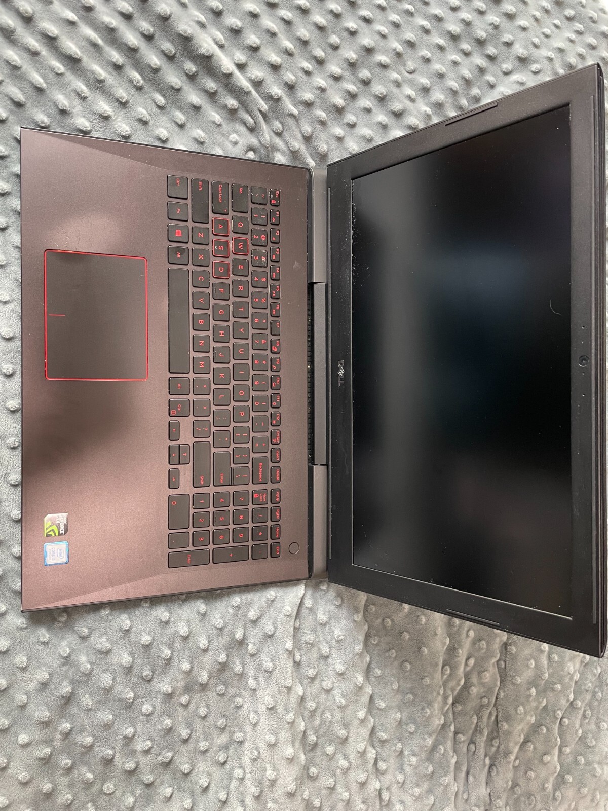 Dell Inspiron 15 7577 15.6″ i5 7300HQ, 16GB DDR4, GTX 1060