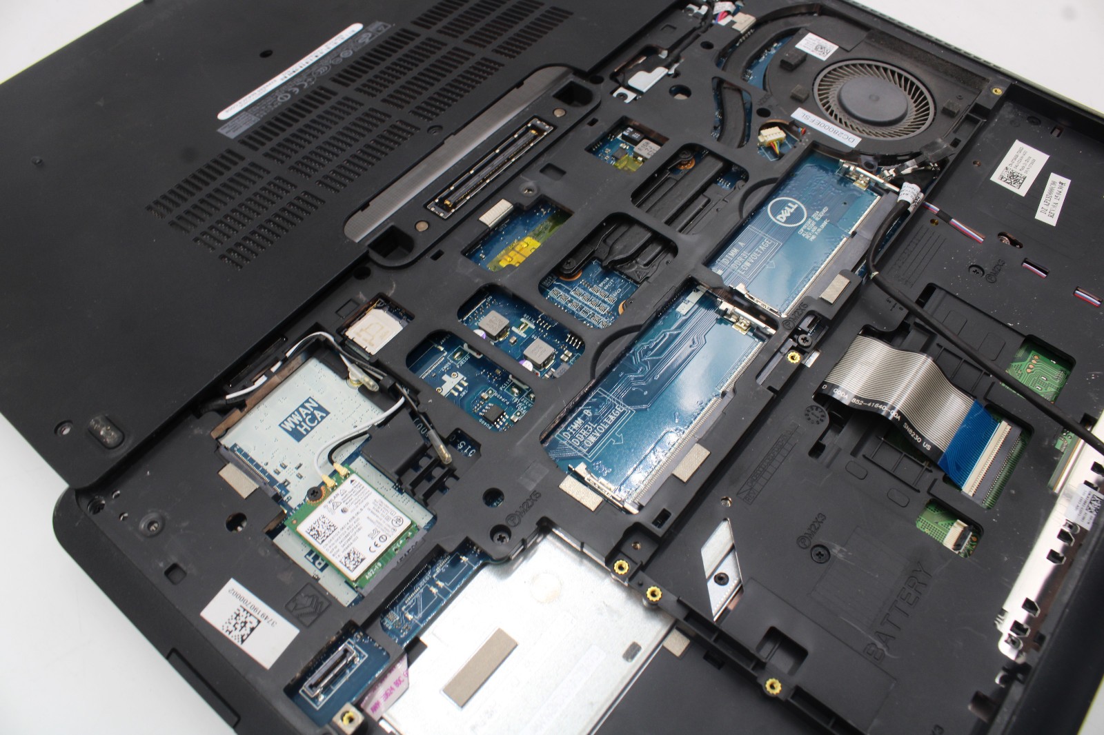 Dell Latitude E5450 – Intel Core i5, No RAM, No SSD, No Battery – FOR PARTS