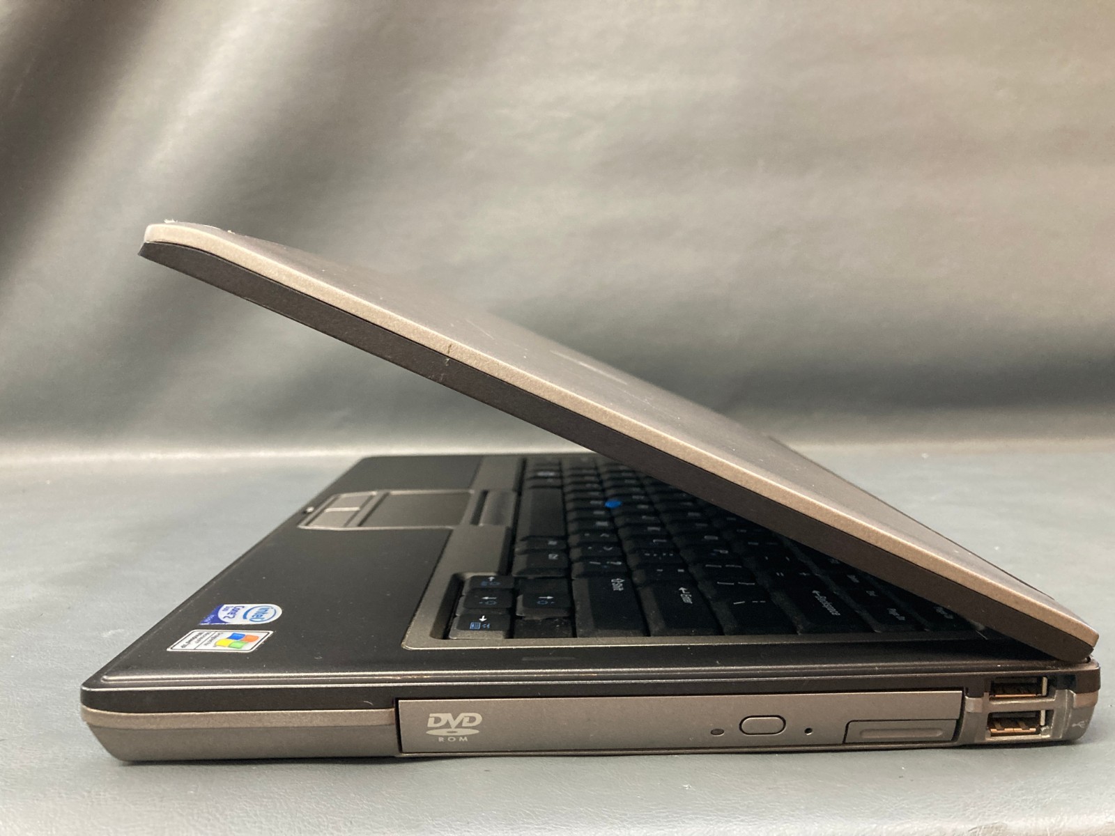 Dell Latitude D630 Intel Core 2 Duo 2.20GHz 2GB RAM 14″ Laptop (NO HDD/OS)
