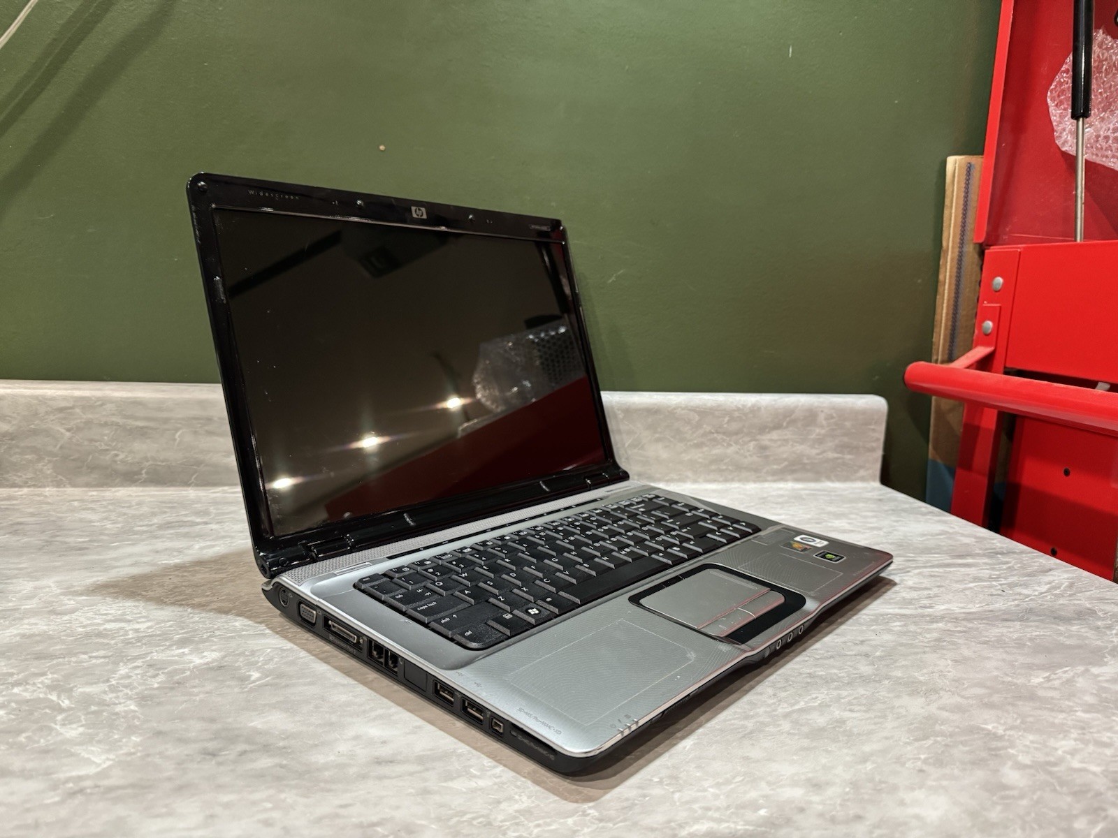 HP Pavilion DV6000 Laptop AMD Turion X2 TL-50 1.6GHz 2gb RAM 120gb HDD Windows 7