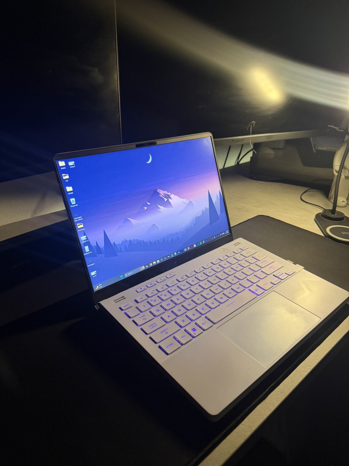 ASUS ROG Zephyrus G14 Laptop 14-inch Ryzen 9 6900HS, RX 6700S