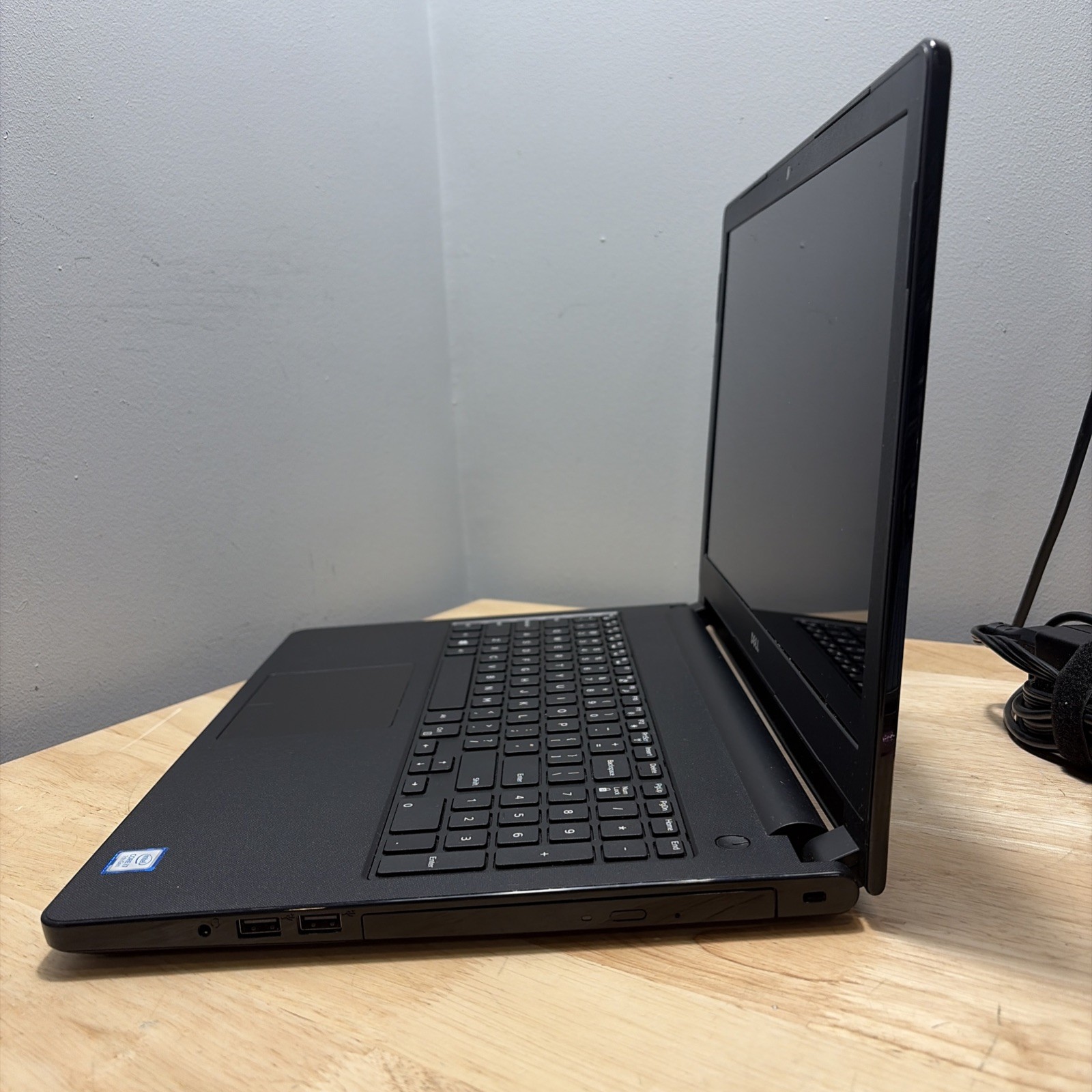 Dell Inspiron 5566 15.6” Core i7-7500u 2.7ghz 8gb 512GB SSD WCam Touch W11 Cord