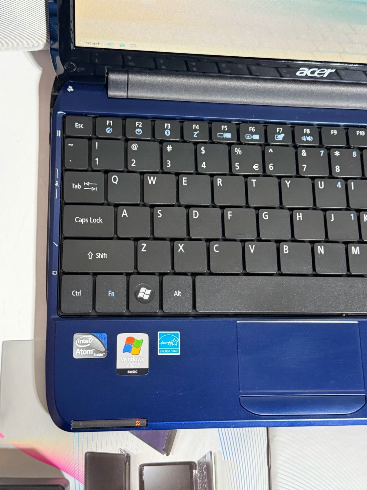 Acer Aspire One Netbook Blue 10.1″ Intel Atom 2GB RAM 80GB HDD Windows 7 Case