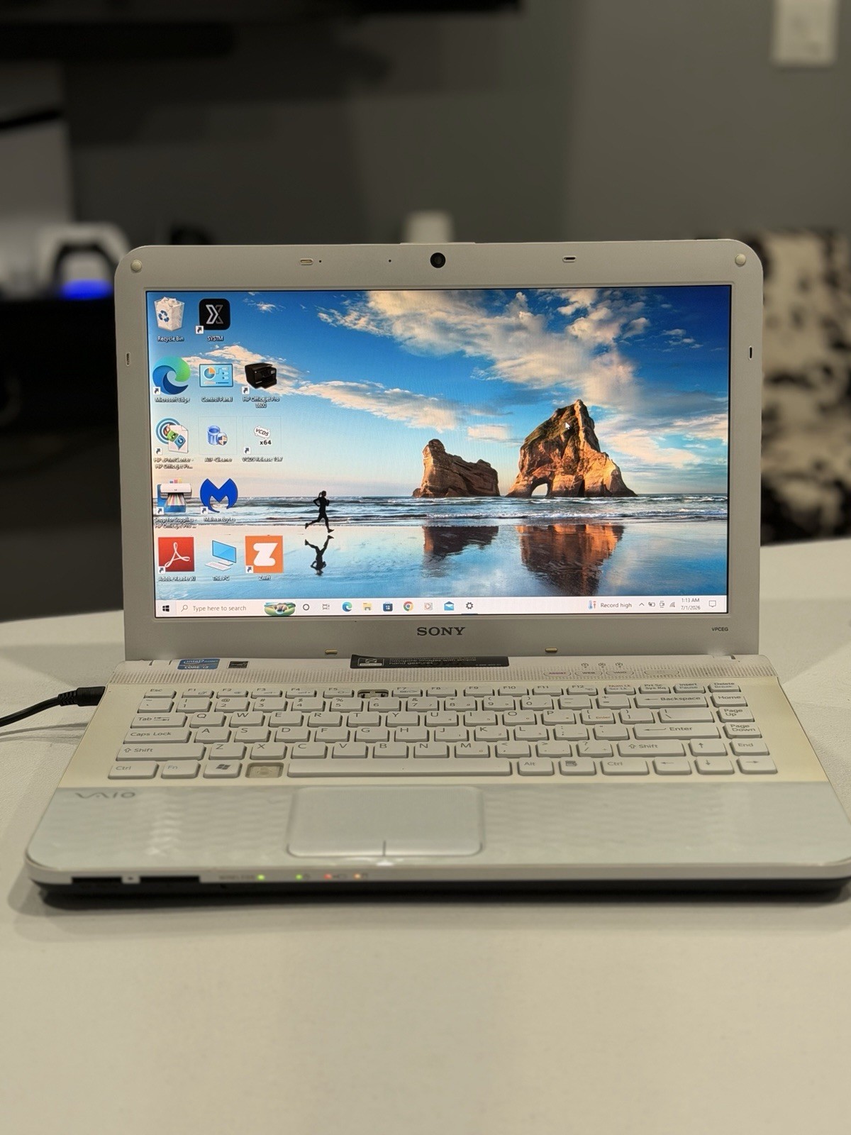 Sony VAIO VPCEG Laptop – Intel Core i3 – 300GB HDD – White – No Charger Included