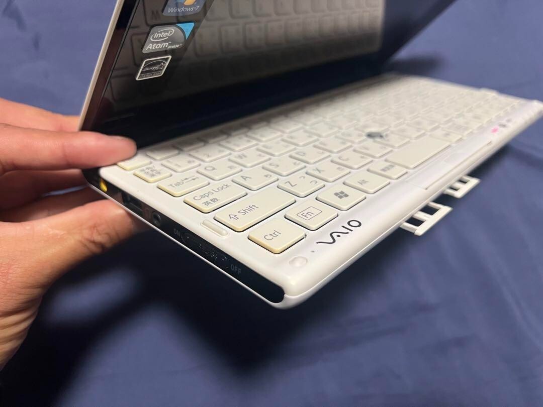 SONY VAIO P series type P VPCP119KJ Windows7 CPU Intel Atom Z530 Memory 2GB 54