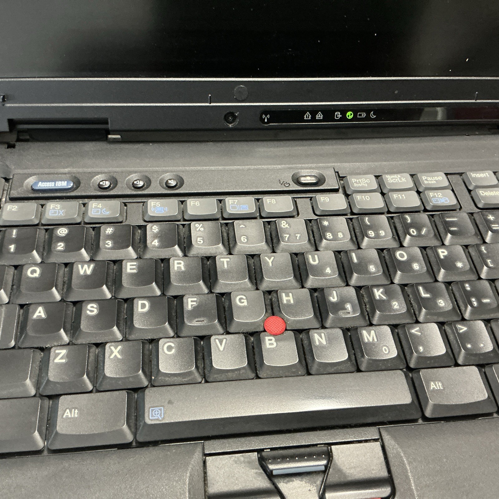 IBM ThinkPad R52 Intel Pentium M 1.86GHz – Dim Screen – READ