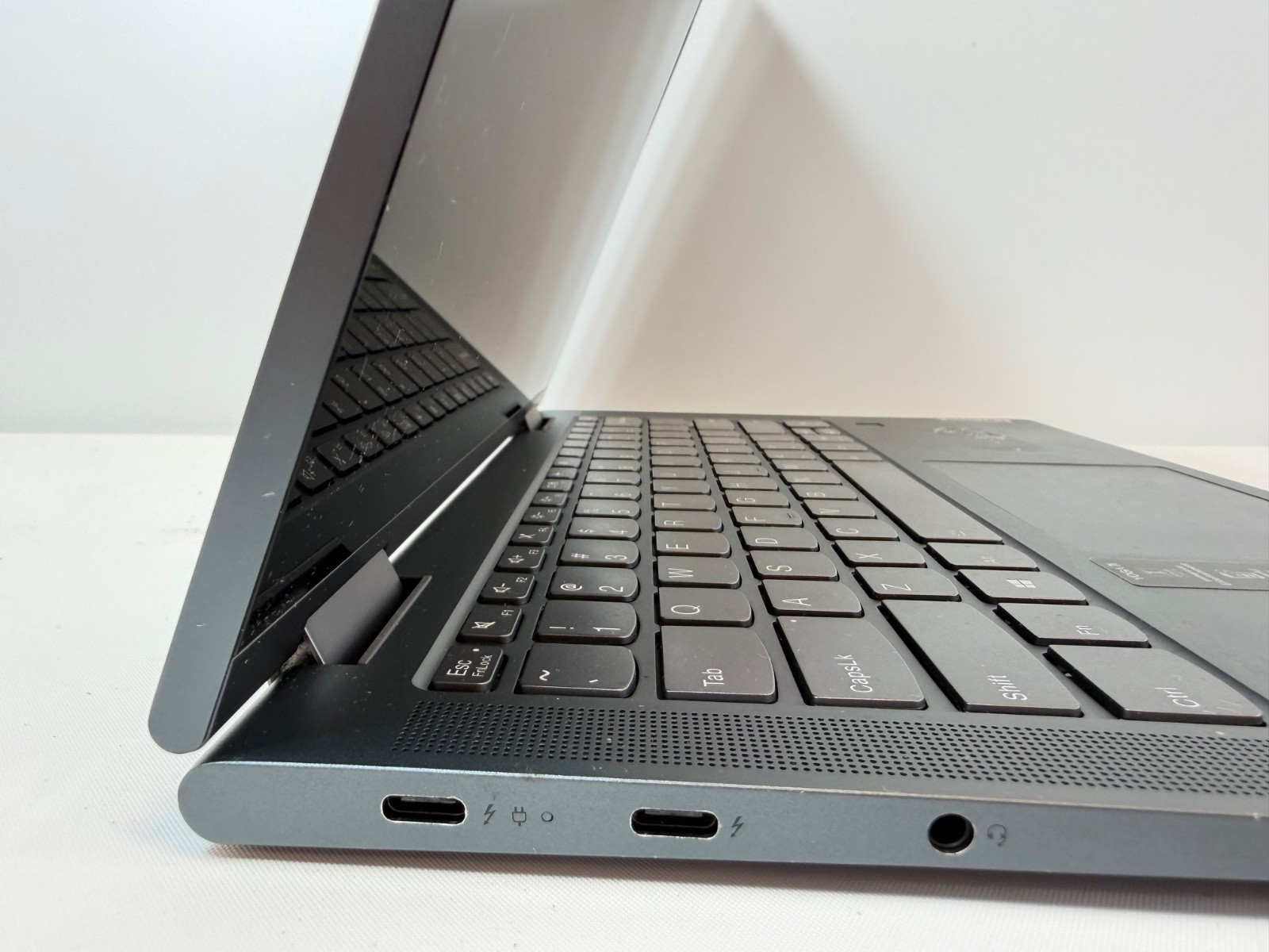Lenovo Yoga 7 14ITL5 14″ Touch 12GB 512GB SSD Core™ i5-1135G7 Win11P