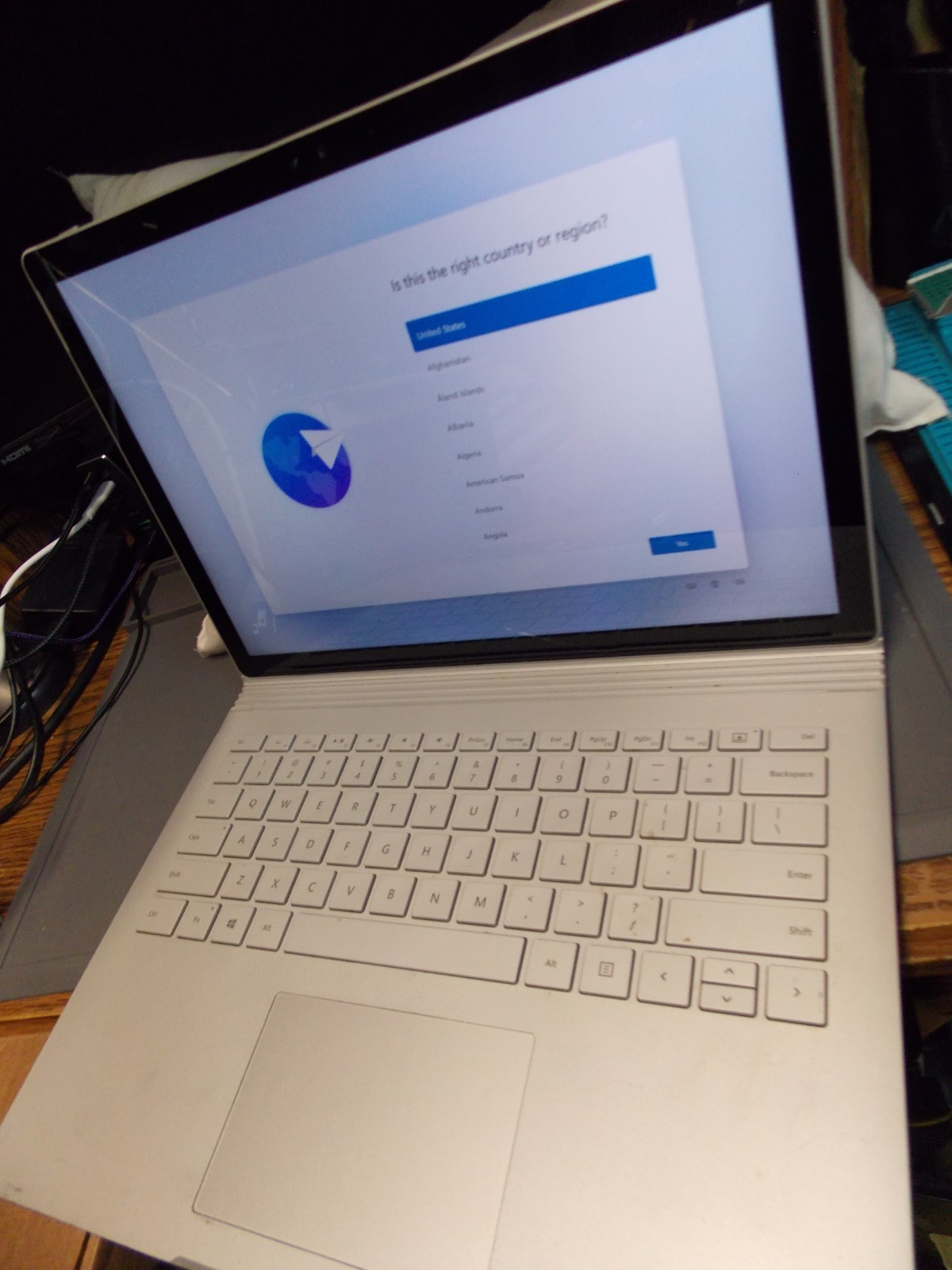 USED Microsoft Surface Book 2 Mod:1832 13.5″ (256GB SSD, Intel i7 8650U 8GB RAM
