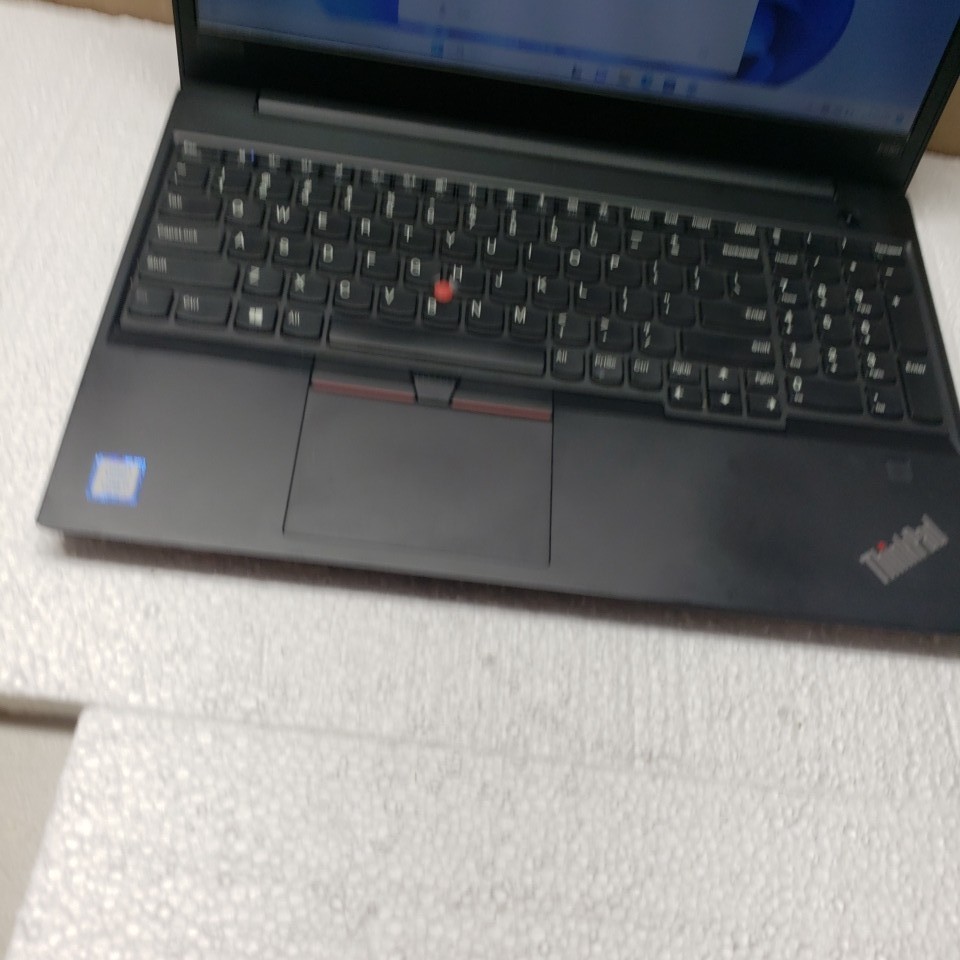 Lenovo ThinkPad E580 – 15.6″ HD, 2.5GHz i5, 8GB RAM, 256GB SSD, Windows 11