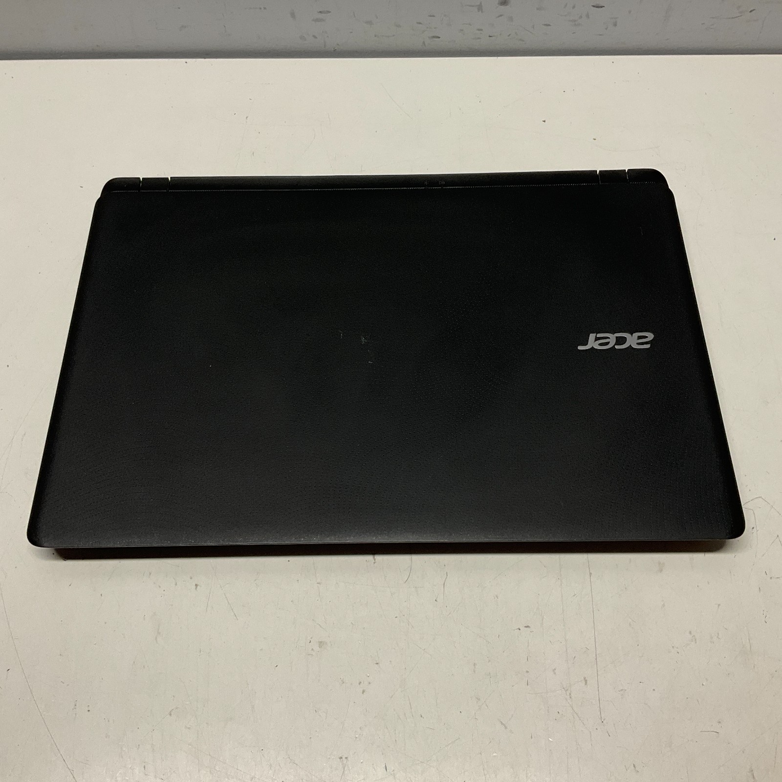 Acer Aspire ES1-572 Laptop Intel Core i3-6100U @ 2.30 GHz 4GB 250GB SSD Win 10
