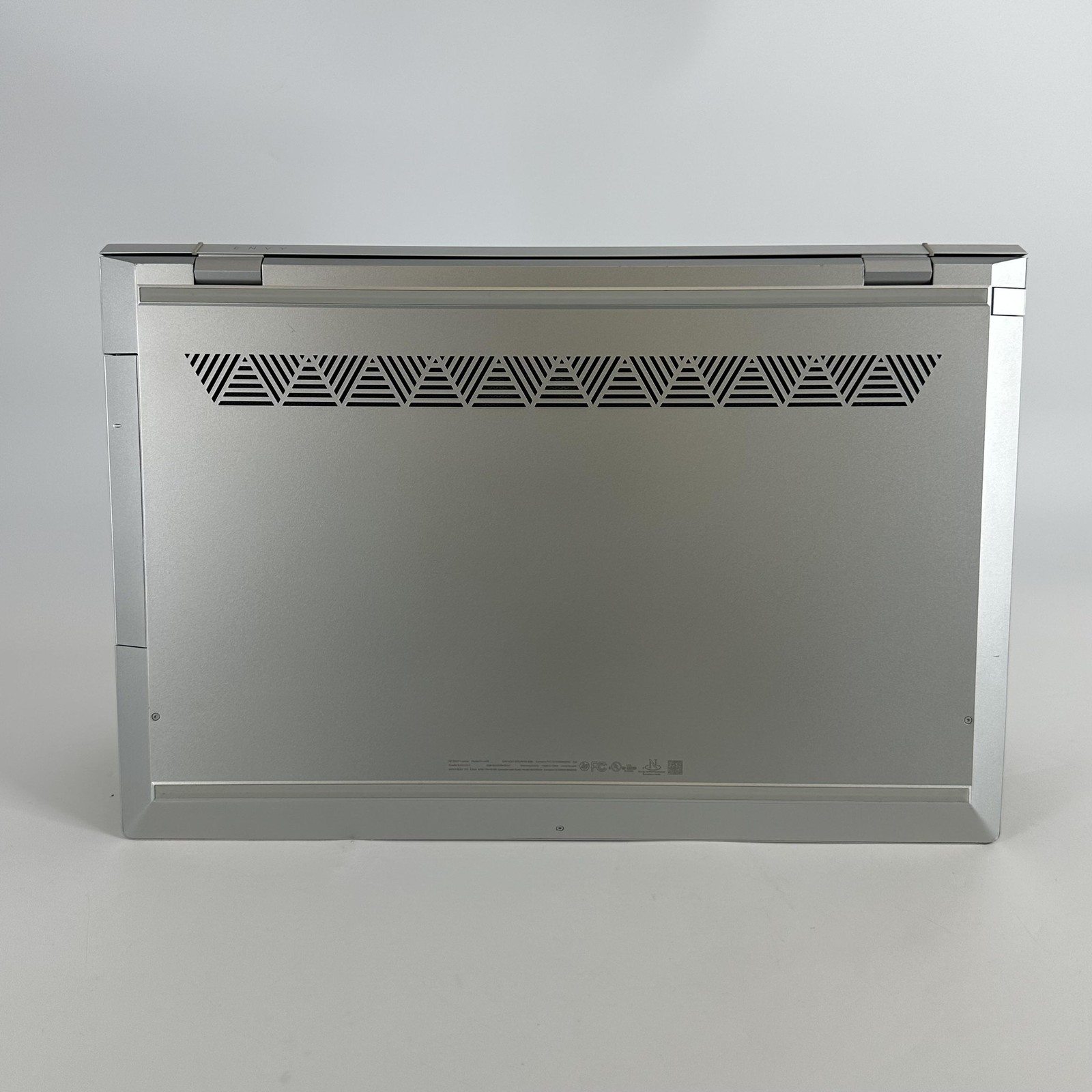 HP Envy 17 Silver FHD i7-10510U 1.80GHz 32GB 1TB SSD MX250 Good