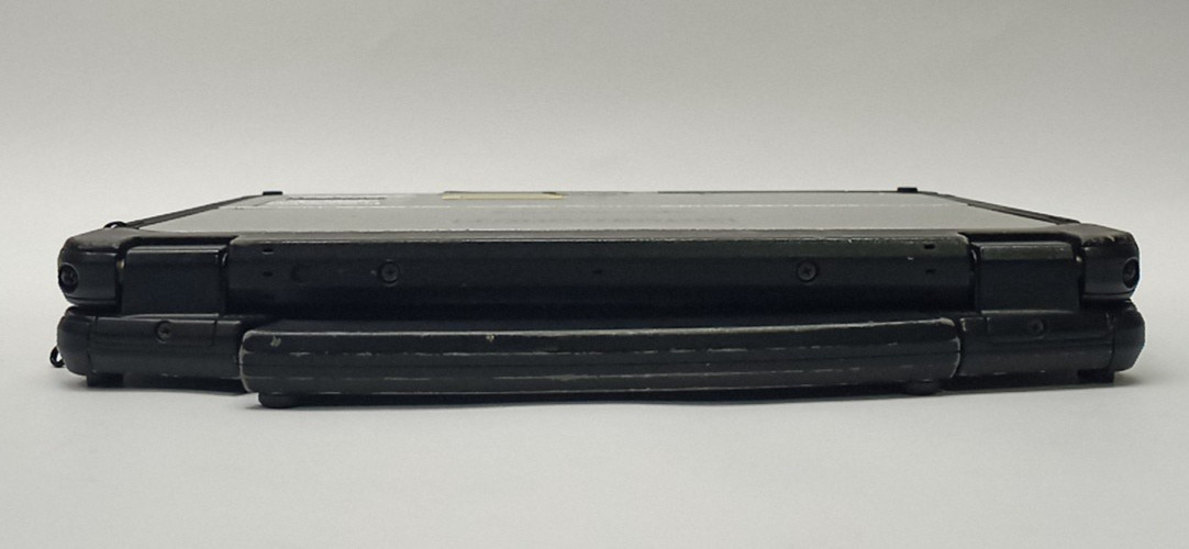 Panasonic ToughBook CF-20 m5-6Y57 VPRO@1.10GHZ 8GB RAM/256GB M.2 WIN 11 WH457*!