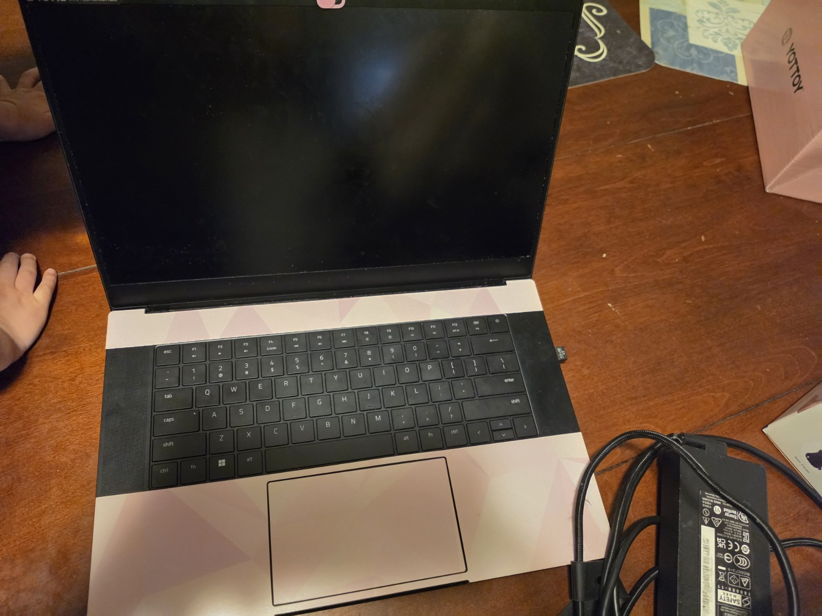 Razer Blade Pink Gaming Laptop i9 13th Gen 15.6in 16GB RAM Charger