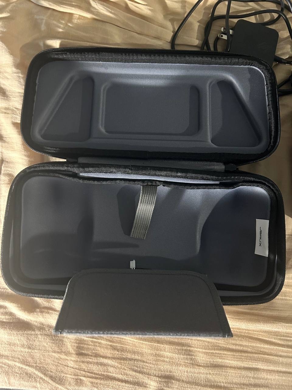 Asus ROG Ally X (1TB) bundle