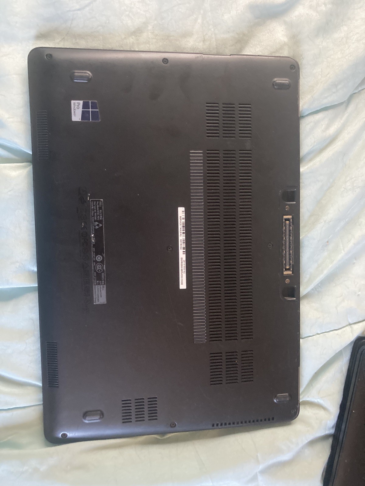 Dell Latitude E7470 14″ (256GB SSD, Intel Core i5-6300U, 2.40GHz, 16GB) Laptop