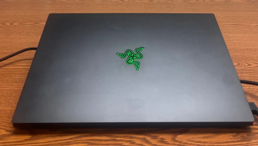 Razer Blade 15 RZ09-0409C 2021 4K UHD TOUCH 32GB 1TB SSD – RTX 3080 – Excellent