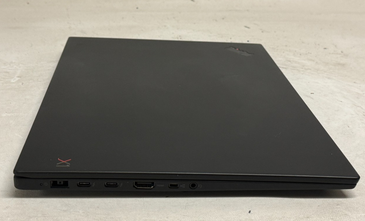 Lenovo ThinkPad x1 Extreme 15.6″ (i7-9850H – 16GB RAM – 2x256GB SSD – Win11Home)
