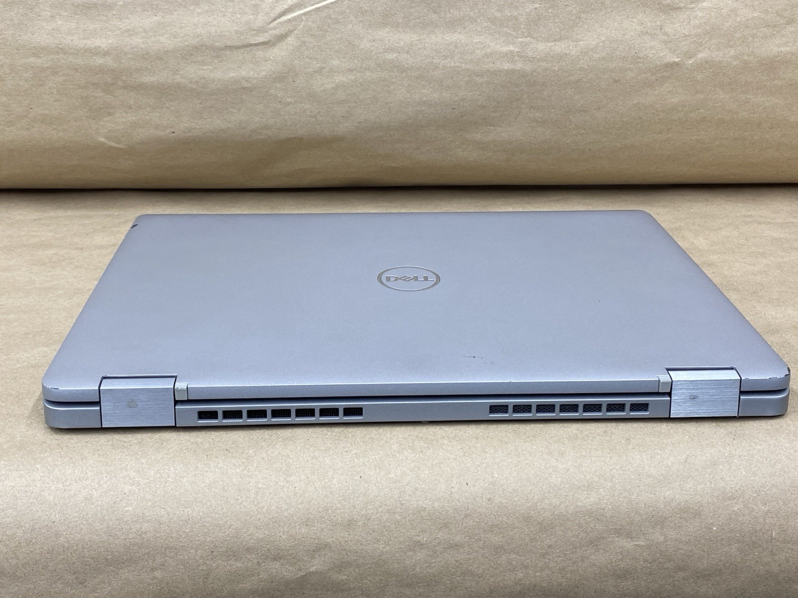 Dell Latitude 5320 – 13.5″ FHD – Touch – i7-1185G7 – 16GB – 256 – Win 11 – READ