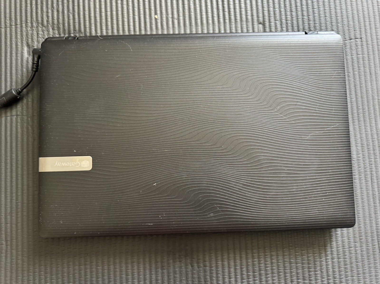 Gateway NV51B13u 15.6″ Laptop AMD E-350 3GB 500GB Radeon HD 6310 Webcam