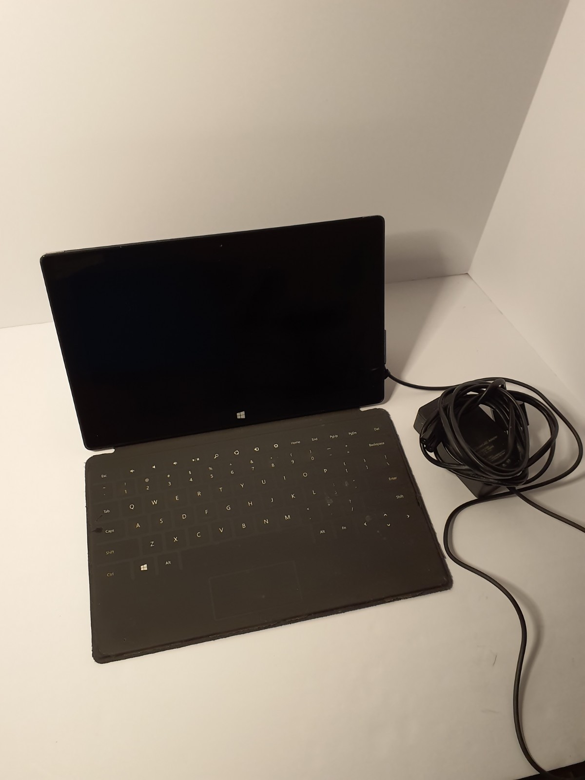 Microsoft Surface Pro 2 1601 10.6in (128GB SSD, Intel Core i5-4300U, 1.90…