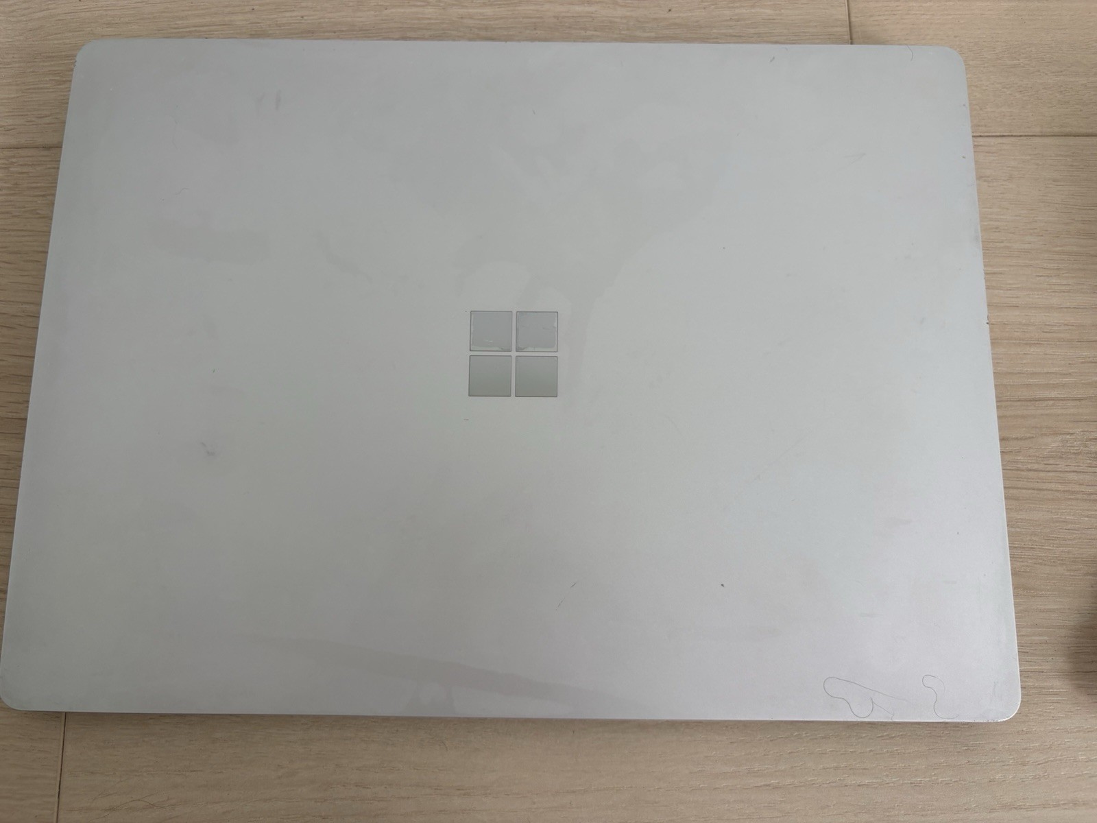 Microsoft Surface Laptop Model 1769 13.5” Intel Core i5 Gray w/ Charger