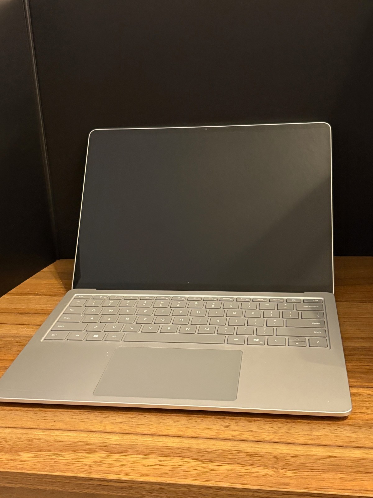 Microsoft Surface Laptop 7th Edition 13.8″ Snapdragon X 3.4GHz 16GB RAM 256 GB