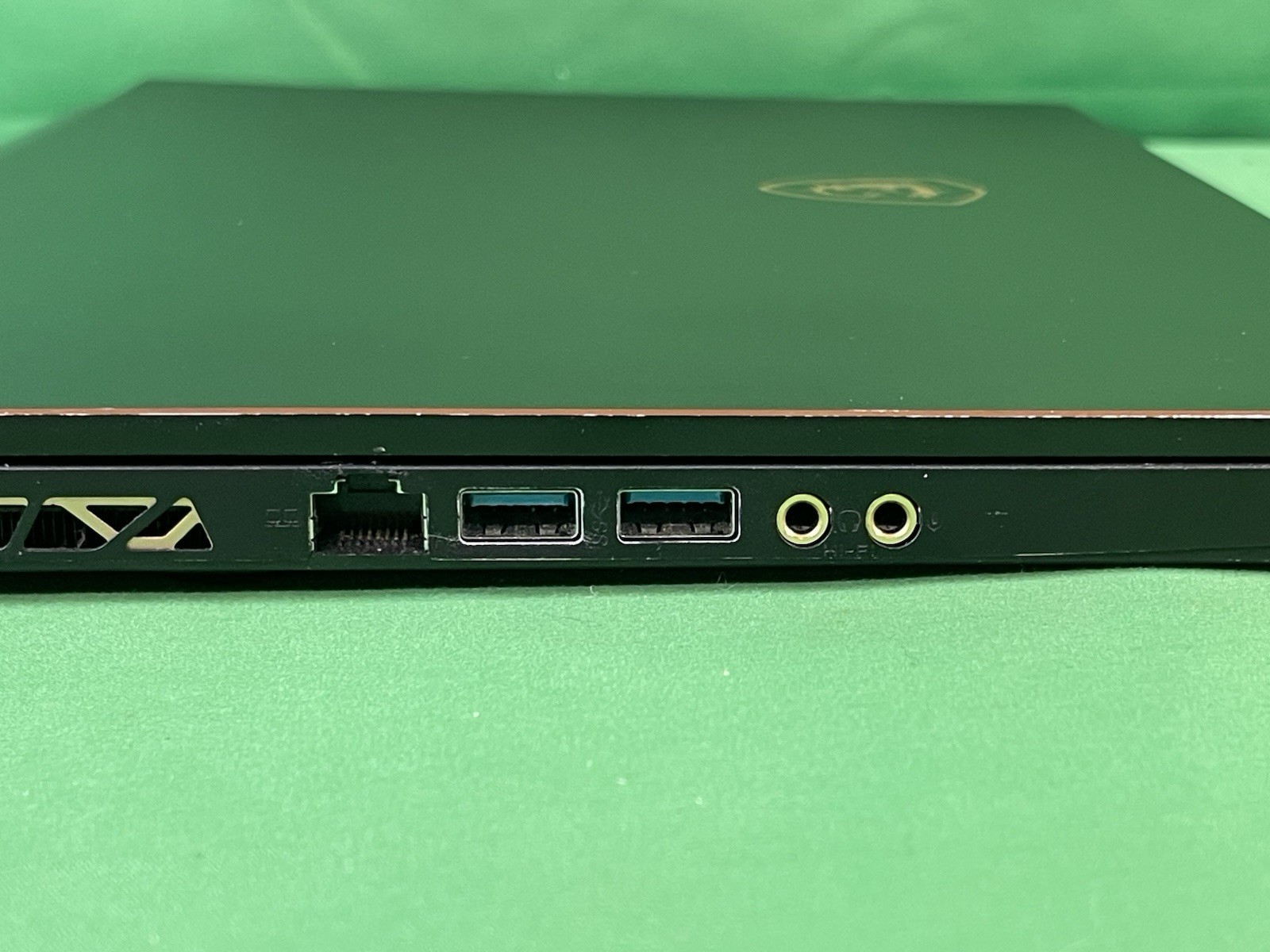 MSI GS65 Stealth Thin 8RF Intel i7-8750H GTX 1070 32GB RAM 1TB SSD 15.6″ | READ