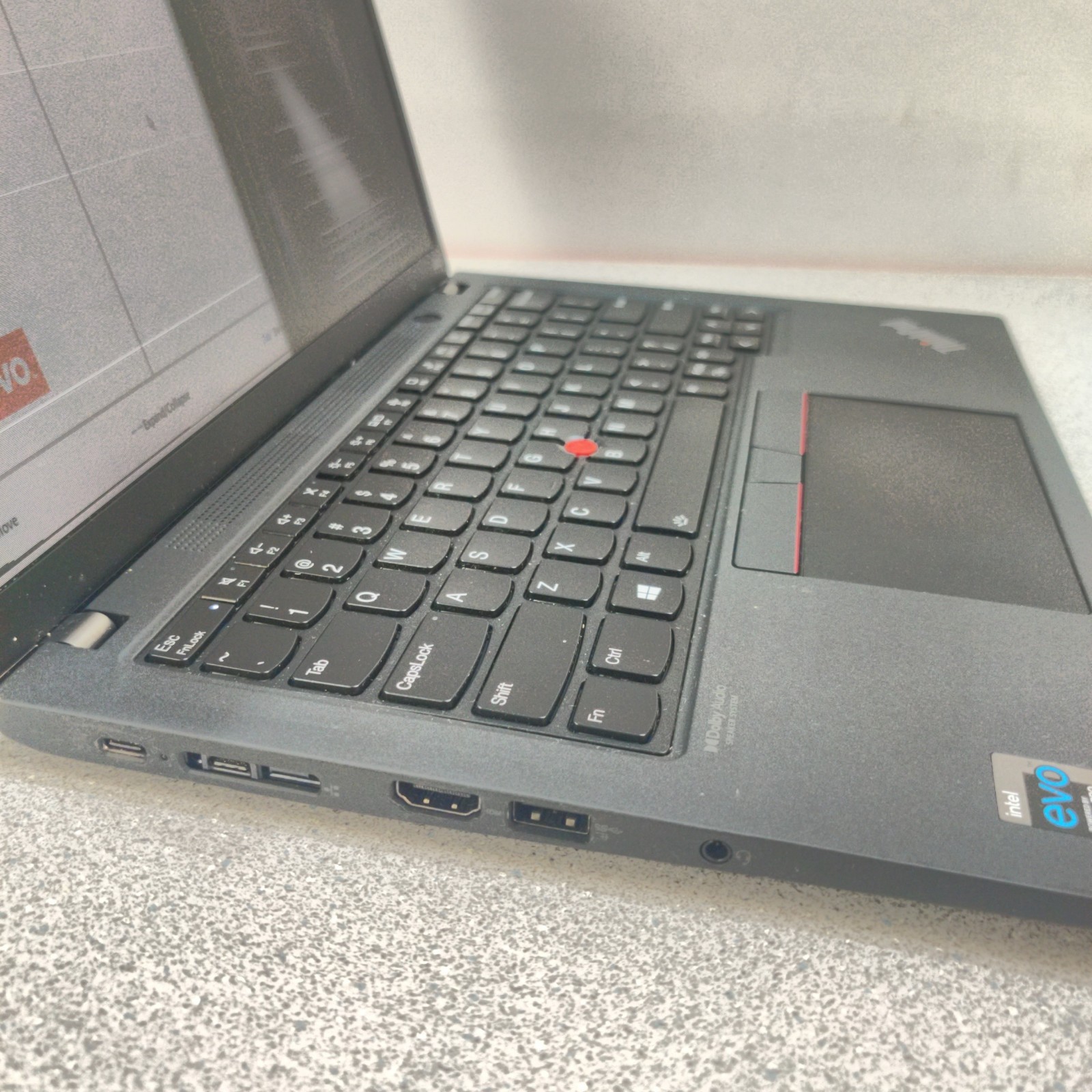 Lenovo ThinkPad X13 Gen 2 i7-1185G7 16GB NO SSD/OS/AC – CRACKED LCD FOR PARTS