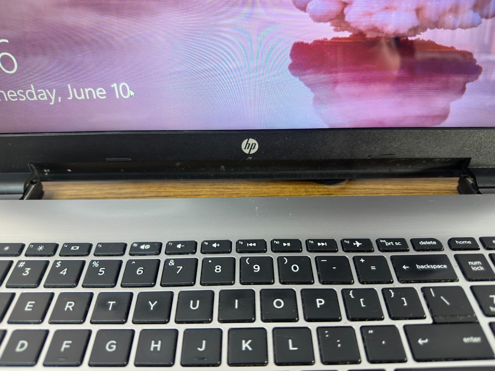 HP NoteBook 15-ay127cl | 15.6″ | i5-7200U 2.5GHz | 12GB RAM | 120GB SSD | *READ*