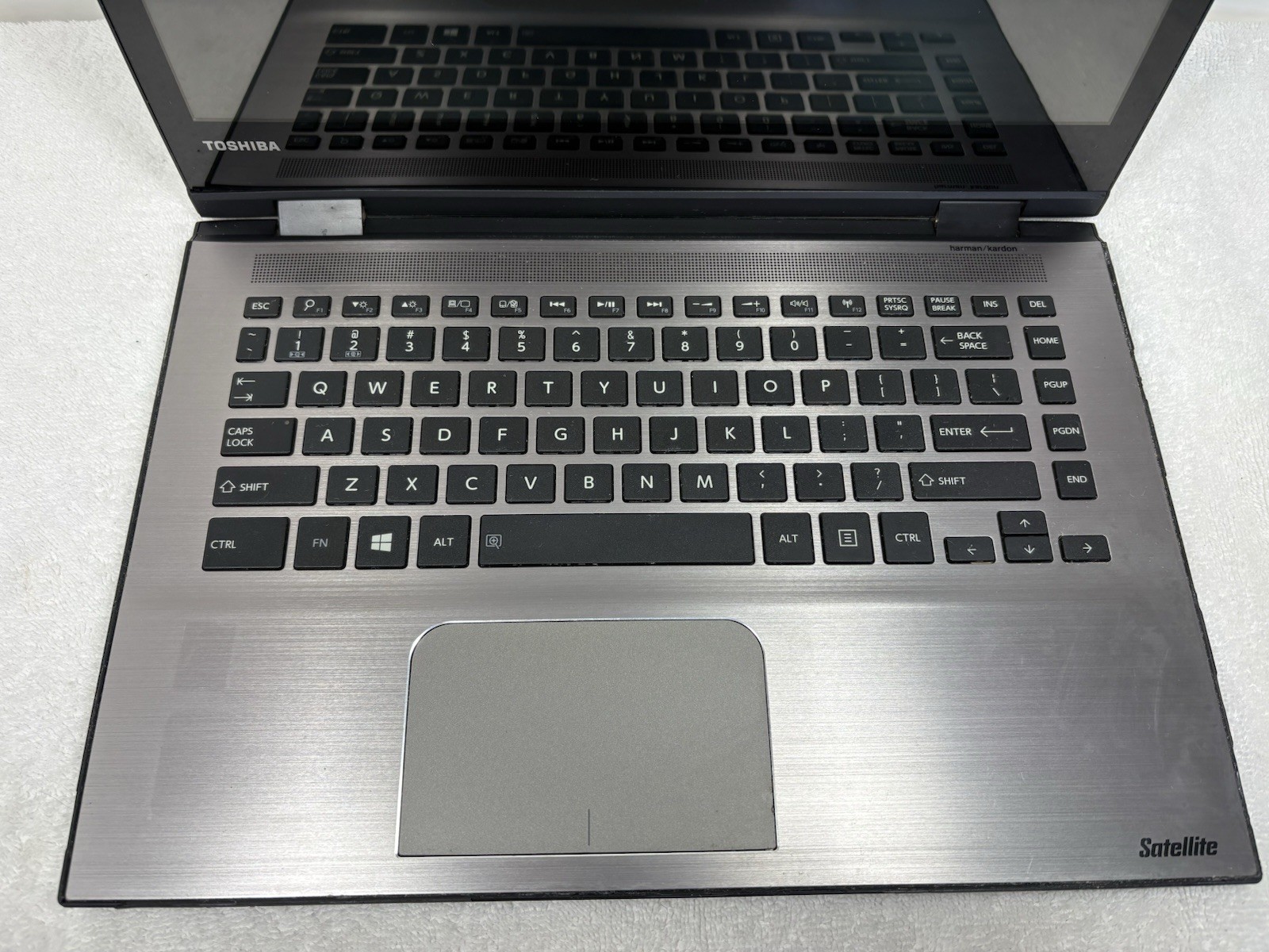Toshiba Satellite E45W C4200X 14″ *PLEASE READ*- For Parts Or Repair-