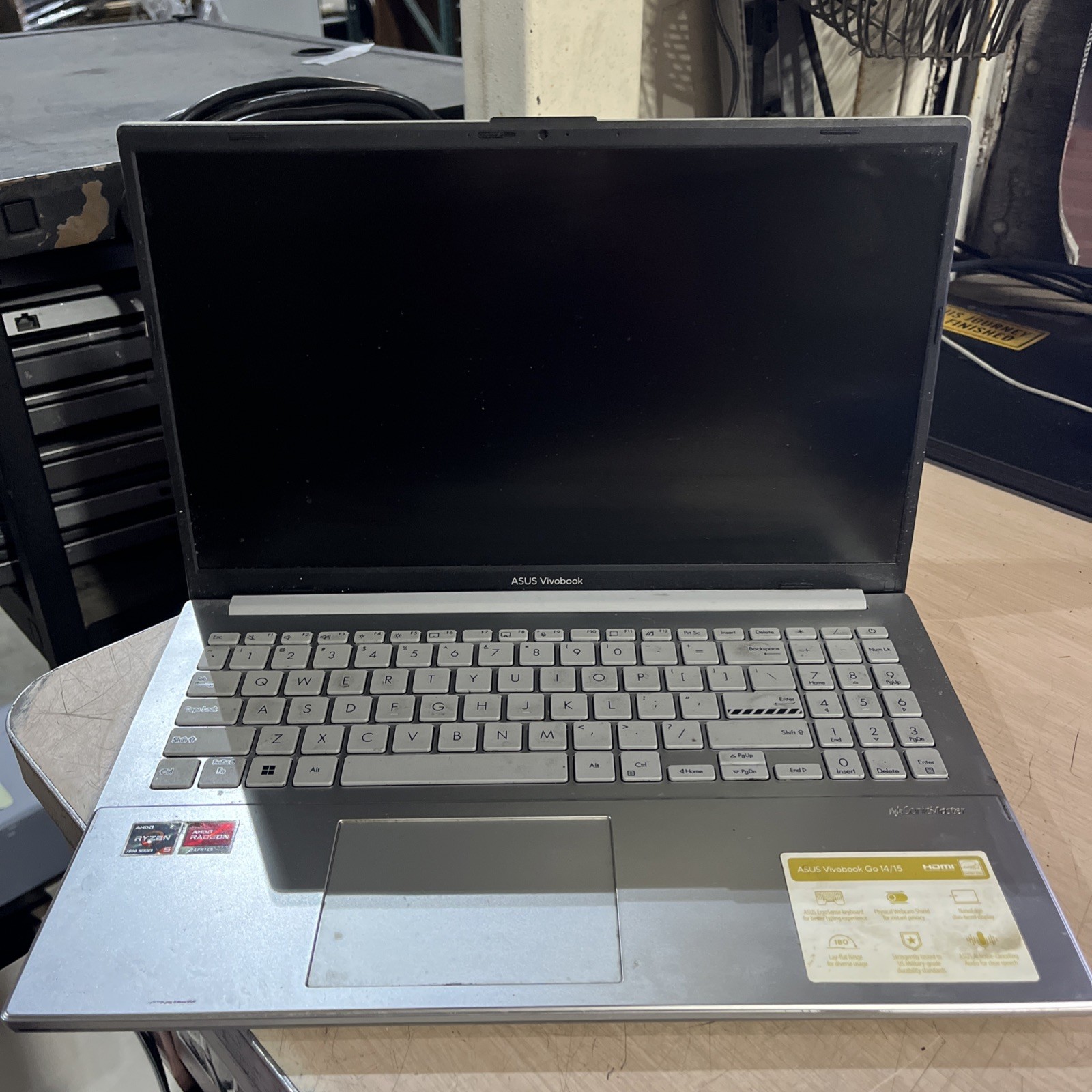 ASUS VIVOBOOK GO 15 E1504F AMD RYZEN 8GB RAM NO HD